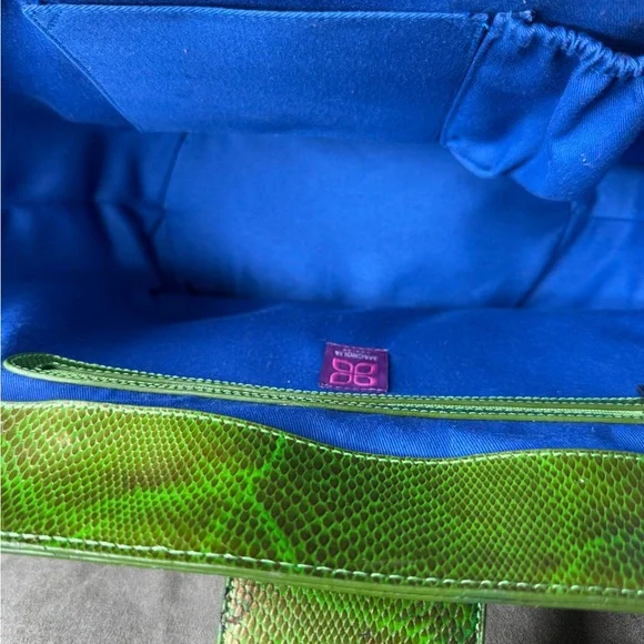 Large  Green and Tan Wicker Straw Rattan  Tote Bag Tagged Magnolia Zurich - Picture 9 of 10